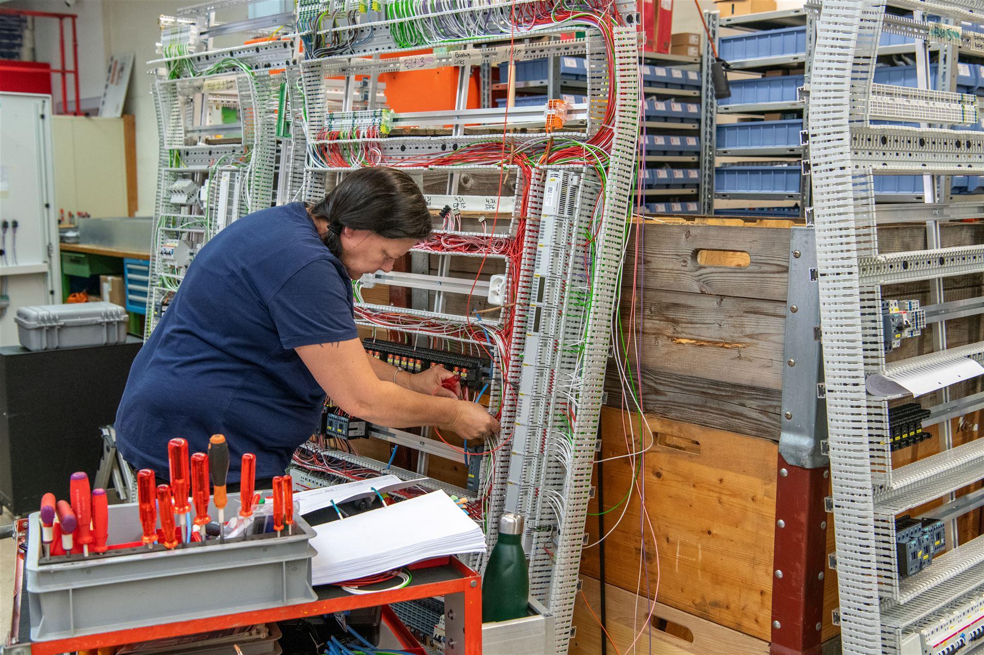 ma_schaltschrank_montage_01